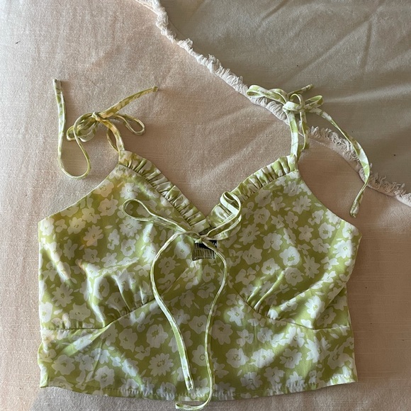 green floral cropped top - Picture 1 of 1